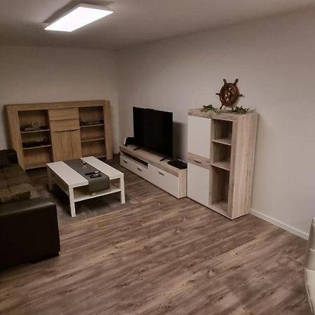 3 Zimmer Ferienwohnung In Jever Bagian luar foto