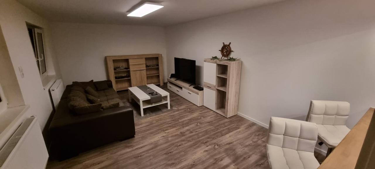 3 Zimmer Ferienwohnung In Jever Bagian luar foto