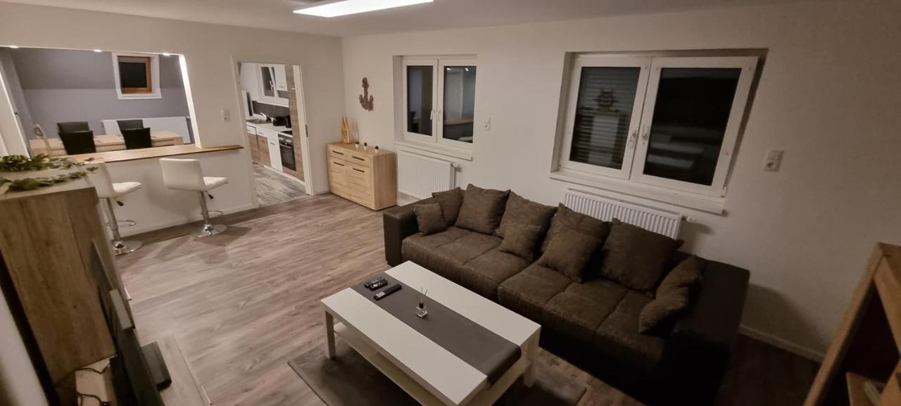 3 Zimmer Ferienwohnung In Jever Bagian luar foto